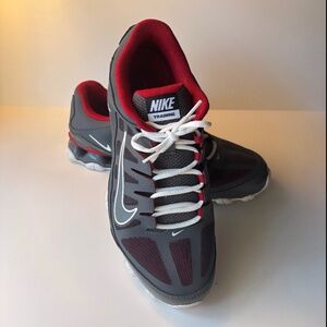 Nike Reax 8 TR – Dark Grey / Gym Red  - Mens Sneakers Tennis Shoes 11.5 Boys